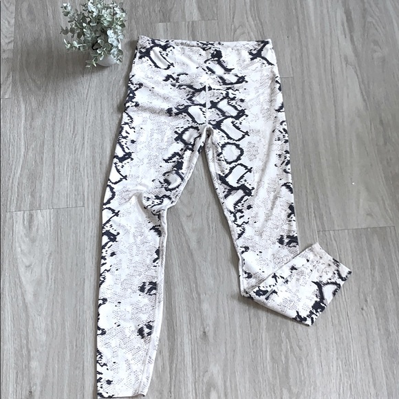 Varley Pants - Varley Snakeskin Buttery Soft Leggings - M